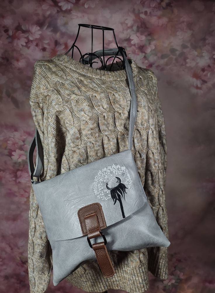 Leather bag with Dandelion