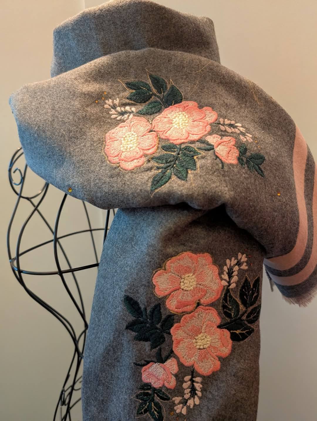 "Scarlet Bloom"luxury cashmere scarf