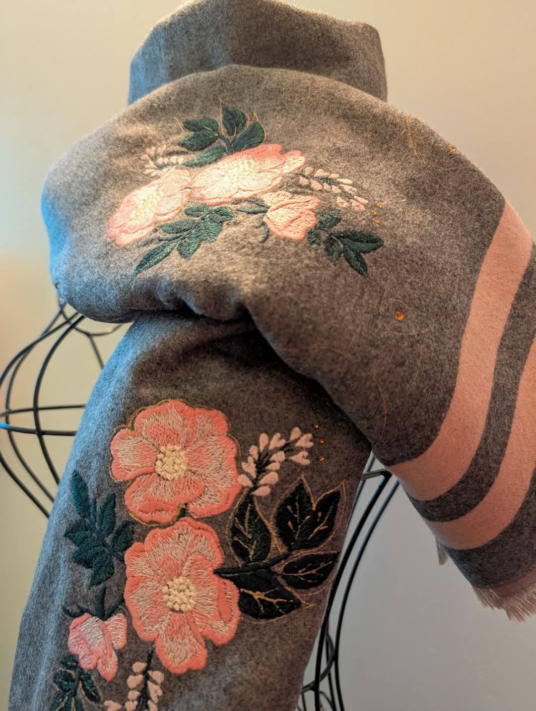 "Scarlet Bloom"luxury cashmere scarf