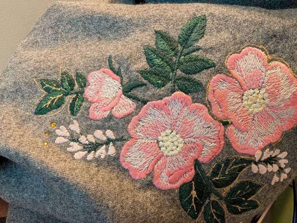 "Scarlet Bloom"luxury cashmere scarf