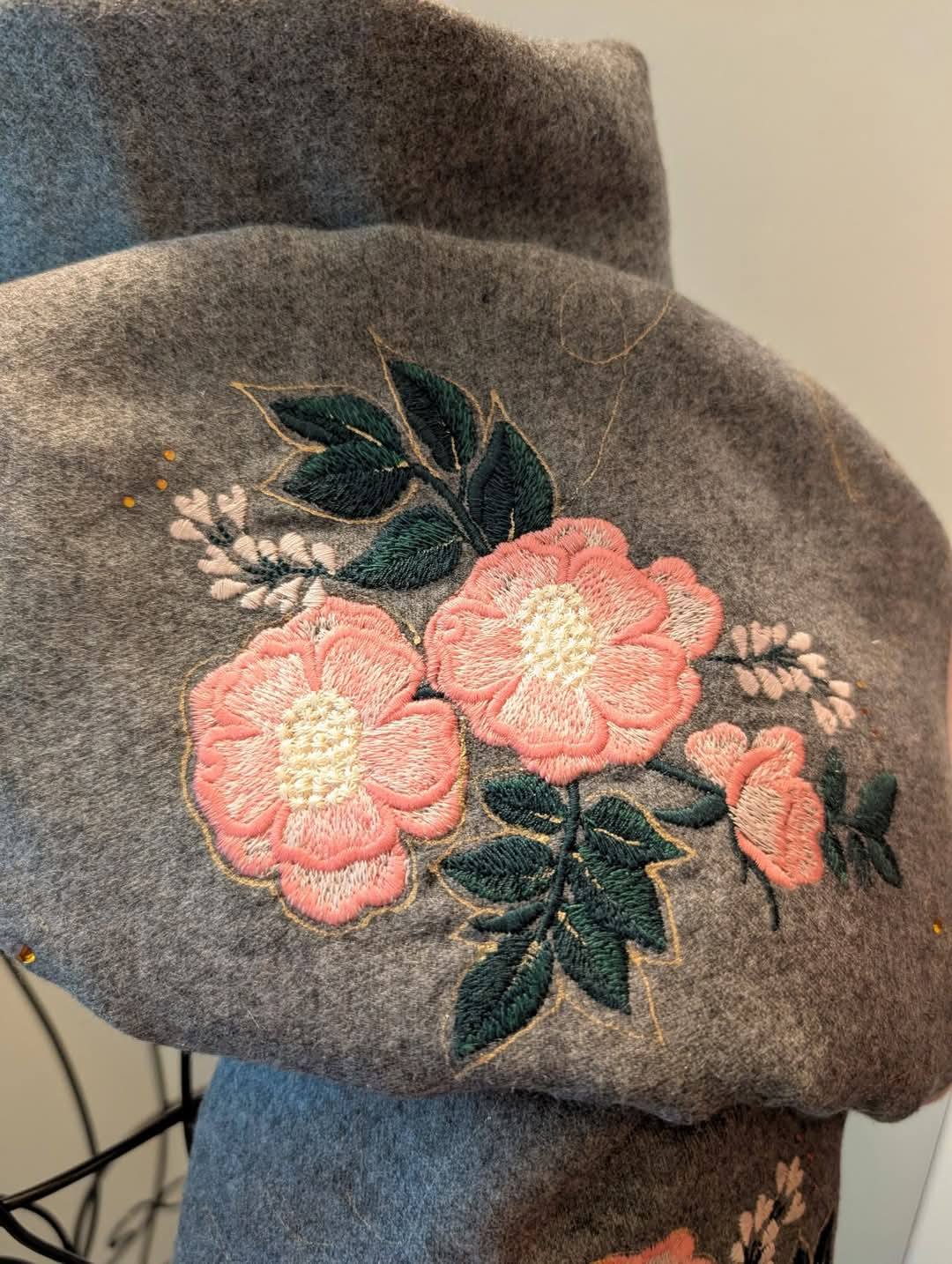 "Scarlet Bloom"luxury cashmere scarf