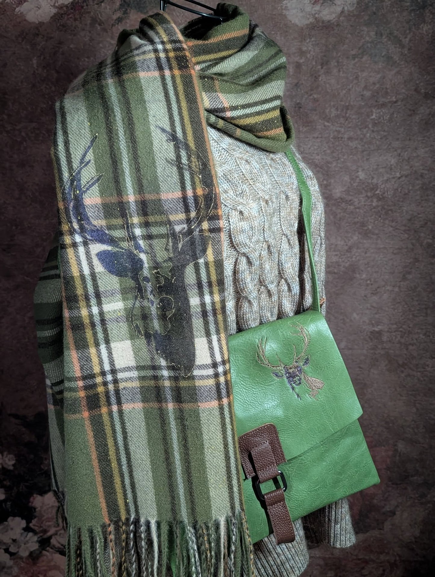 Tartan cashmere scarf "Celtic Stag"
