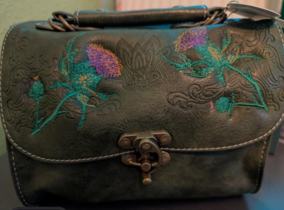 Leather bag with Thistles
